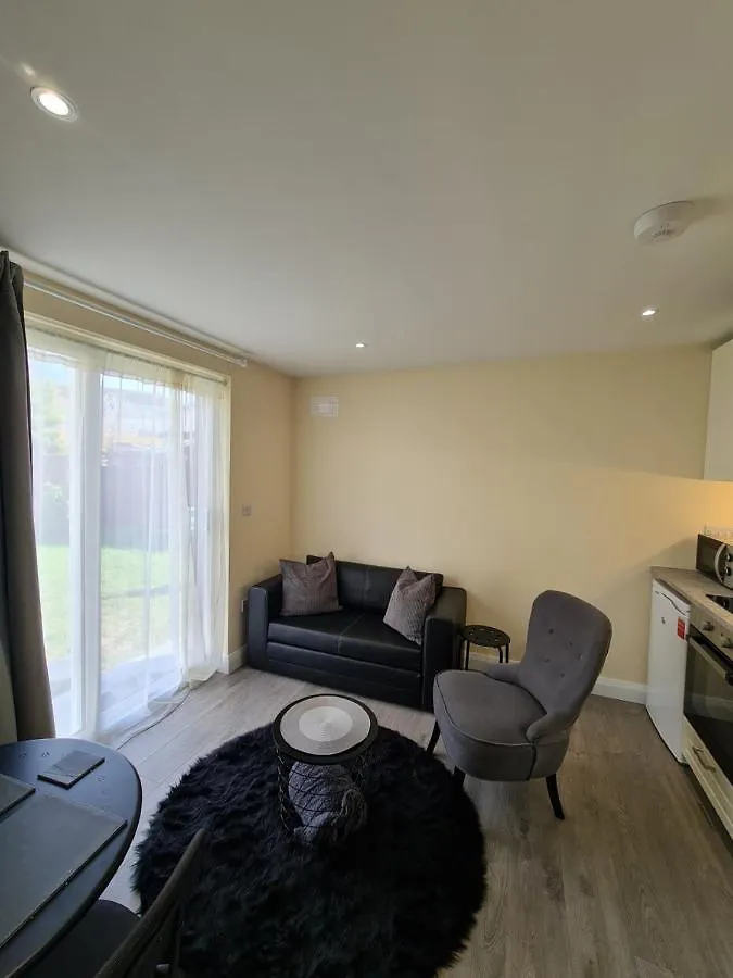 Cosy Self Contained Space Near Dublin Airport